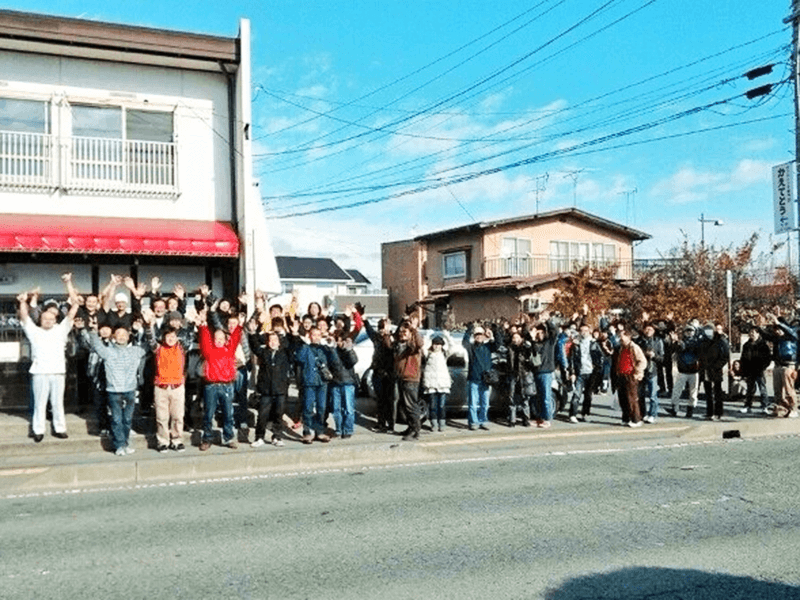 「麒麟児」は2011年、東日本大震災の翌々日に開店。自粛ムードが漂うなかでのオープンだったが、無料麺の提供など話題性のある取り組みでも人気を集め、栗田での最終営業日は60人もの行列ができた