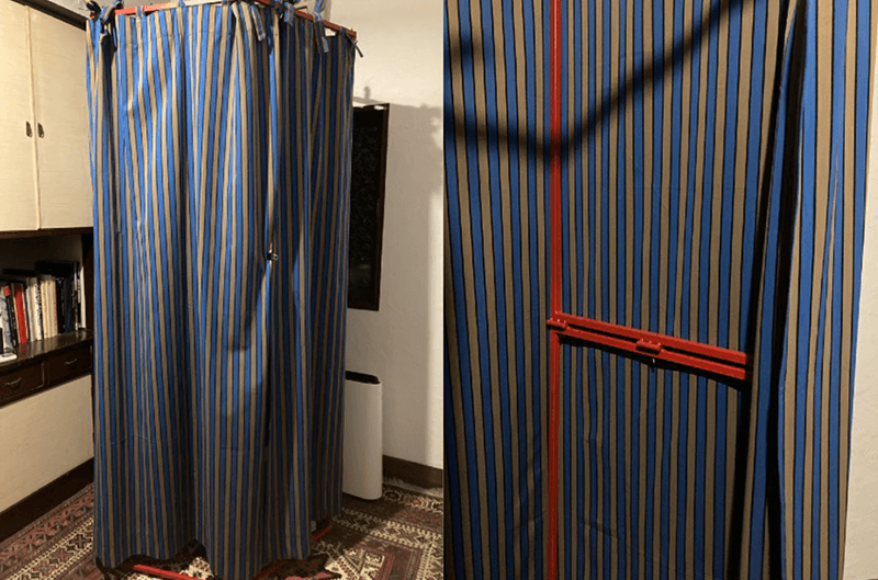 アパレルブランド「Bourgine」の依頼で製作した試着室。複数のアイアンフレームを接合し、組み立てると立体になる。折り畳みも簡単（写真提供：原寿鉄工）