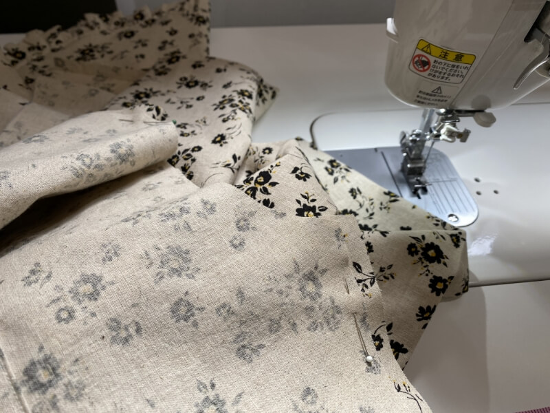 ミシンで一枚ずつ、泉谷さん自身が縫製するnuno.のコレクション（写真提供：nuno.）